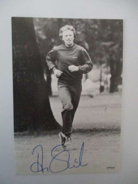 AUTOGRAPHED / SIGNED - TOMMY STEELE  -  SINGER AND ACTOR -  10cm  x  15cm