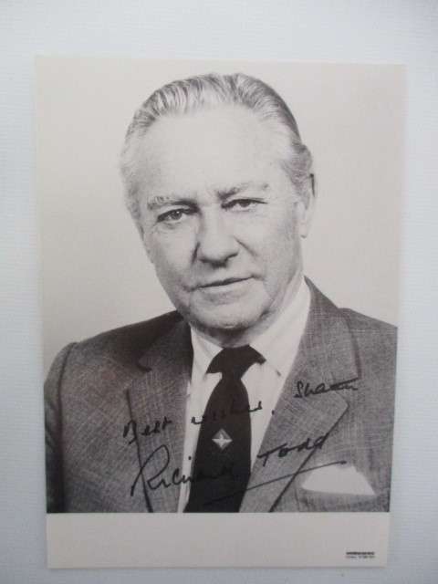 AUTOGRAPHED / SIGNED - RICHARD TODD  - THE LONGEST DAY