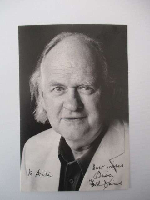 AUTOGRAPHED SIGNED - OLIVER FORD DAVIES- STAR WARS -  LARGER THAN POST CARD