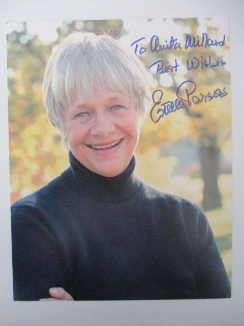 AUTOGRAPHED / SIGNED - ESTELLE PARSONS  A4 SIZE