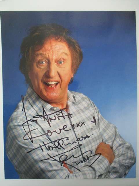 AUTOGRAPHED / SIGNED - SIR KEN DODD A4 AND LETTER