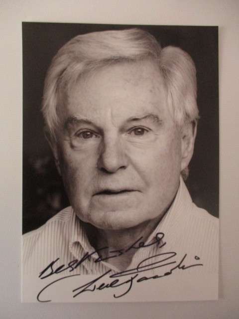AUTOGRAPHED / SIGNED - SIR DEREK JACOBI / THE TOLKIEN / GLADIATOR / HAMLET/ HENRY V
