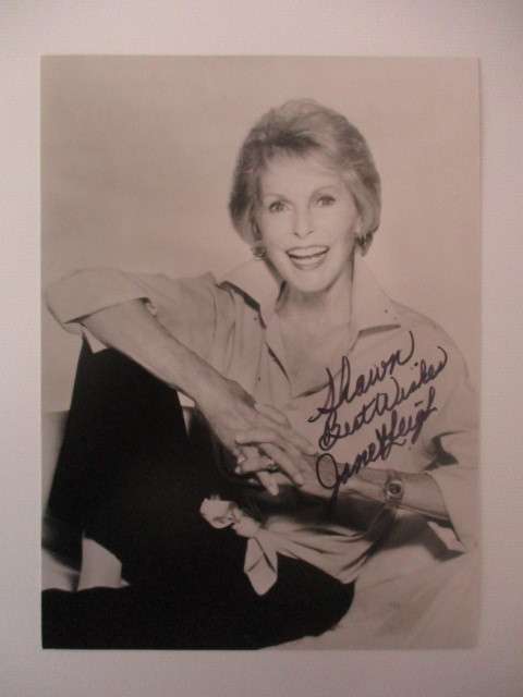 AUTOGRAPHED / SIGNED - JANET LEIGH - MOTHER OF JAMIE LEE CURTIS AND ACTOR