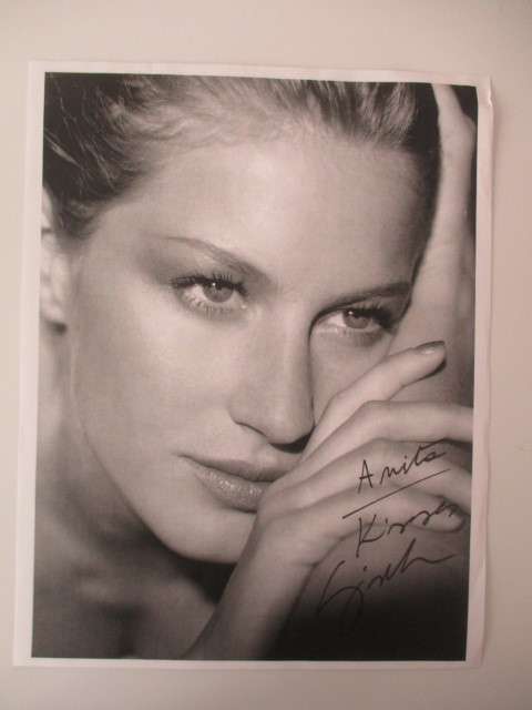 AUTOGRAPHED / SIGNED - GISELLE BUNCHDEN - MODEL AND ACTOR  A4 SIZE