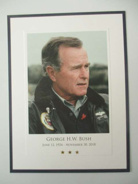MEMORIAL CARD AND NOTE DEATH OF GEORGE H.W. BUSH 1924- 2018