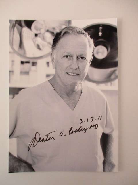 AUTOGRAPHED / SIGNED - DR DENTON COOLEY  FIRST MECHANICAL HEART TRANSPLANT