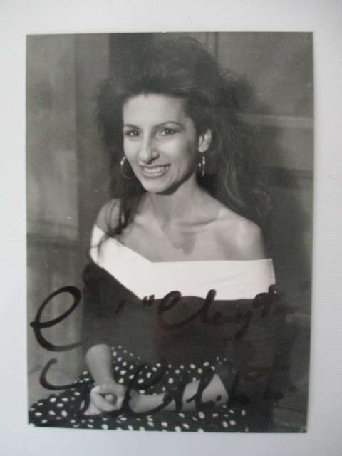 AUTOGRAPHED / SIGNED - LUCIA ALBERTI - SOPRANO OPERA SINGER