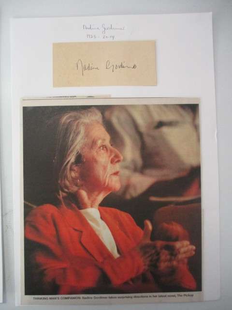 AUTOGRAPHED  CARD - NADINE GORDIMER - POLITICAL ACTIVIST AND NOBEL PRIZE WINNER!!!