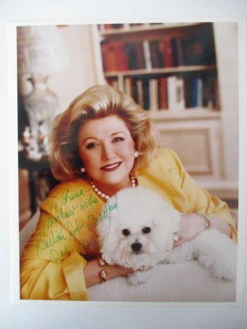 AUTOGRAPHED / SIGNED - BARBRA TAYLOR BRADFORD NOVELIST A4 SIZE