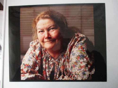 AUTOGRAPHED / SIGNED - DR. COLLEEN McCULLOUGH  AUTHOR A4 SIZE