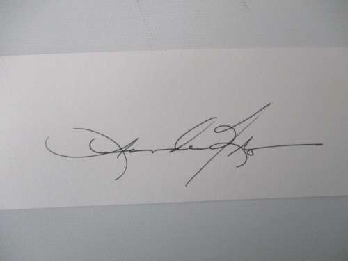 AUTOGRAPHED / SIGNED - SANDRA BROWN   AUTHOR