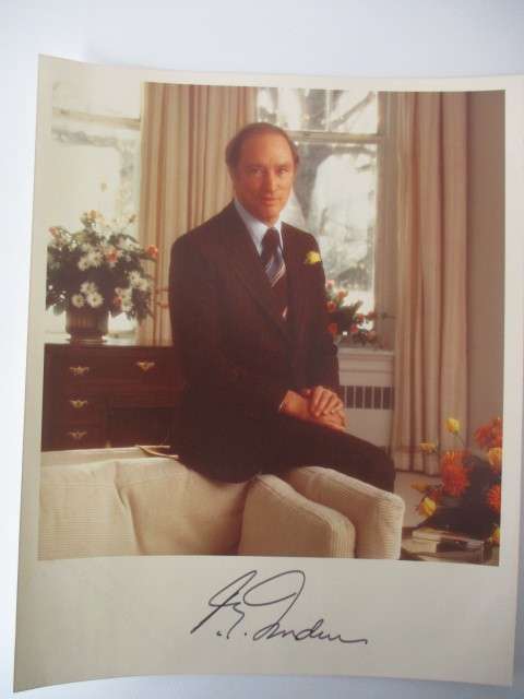 AUTOGRAPHED / SIGNED - PIERRE TRUDEAU FORMER PRIME MINISTER OF CANADA  A4 SIZE