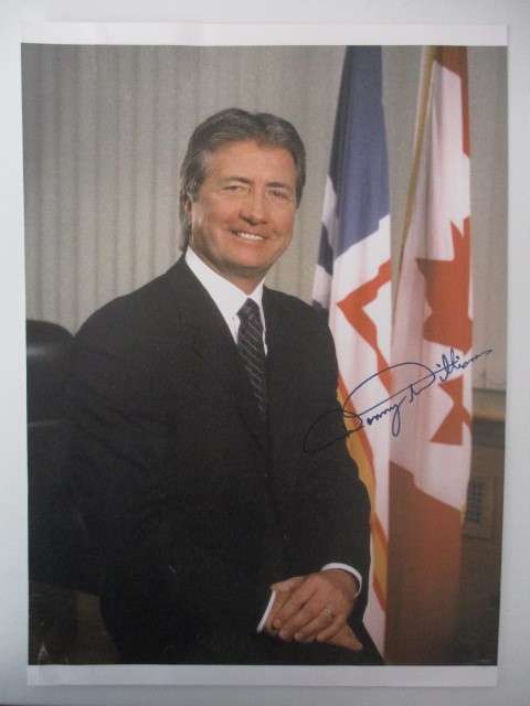 AUTOGRAPHED / SIGNED -  PREMIER DANNY WILLIAMS OF LABRADOR A4 SIZE