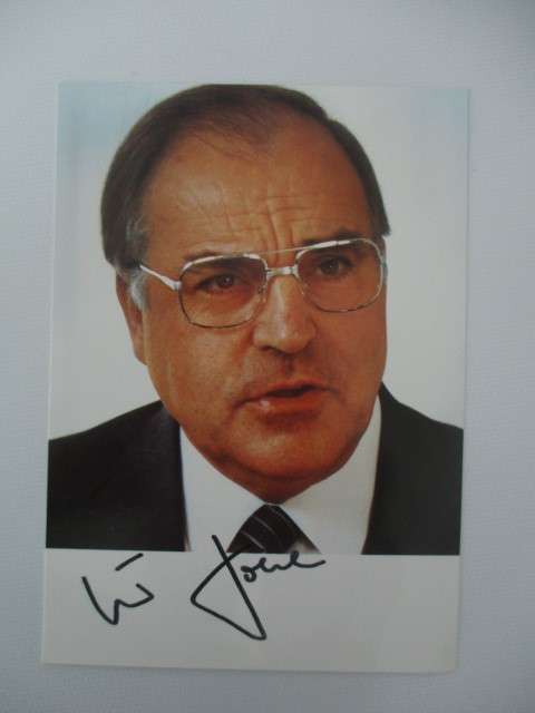 AUTOGRAPHED / SIGNED - HELMUT KOHL -  GERMAN CHANCELLOR