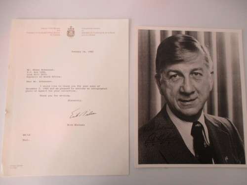 AUTOGRAPHED / SIGNED - ERIK NIELSEN -  DEPUTY PRIME MINISTER  OF CANADA AND LETTER A4