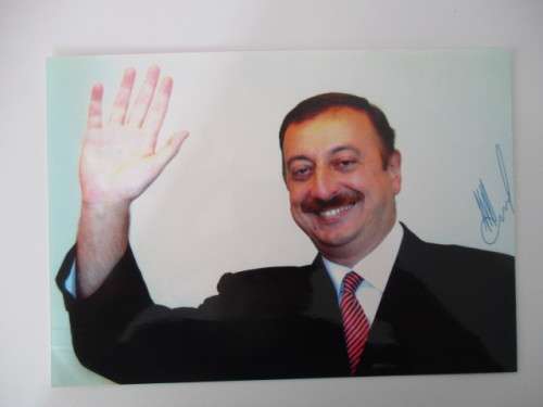 PRINTED AUTOGRAPH - PRESIDENT OF AZERBAIJAN IIIHAM ALIYEV AND LETTER
