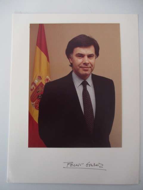 AUTOGRAPHED / SIGNED - PRIME MINISTER OF SPAIN 1991  A4 SIZE