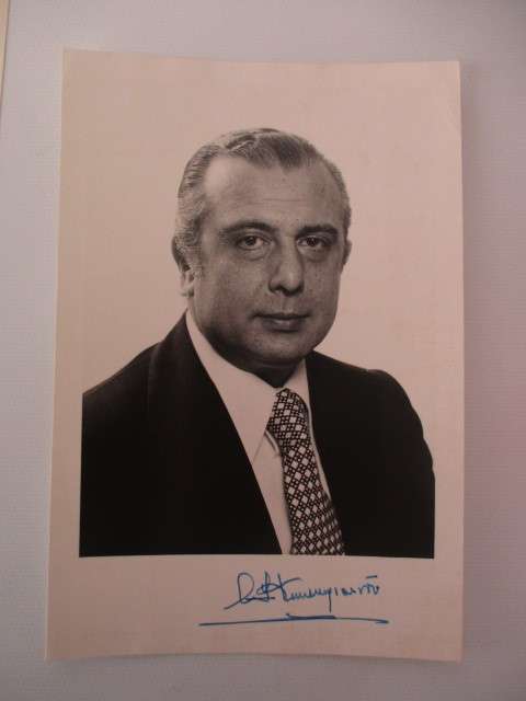 AUTOGRAPHED / SIGNED - PRESIDENT  OF CYPRUS -  SPYROS  KYPRIANOU