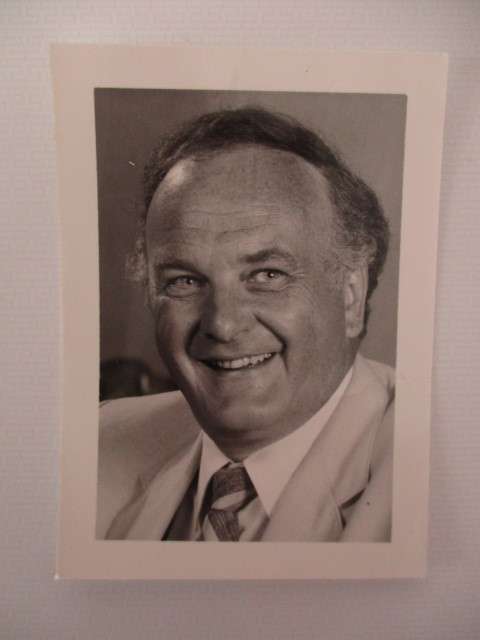 PHOTOGRAPH AND LETTER OF PREMIER PAWLEY OF WINNIPEG