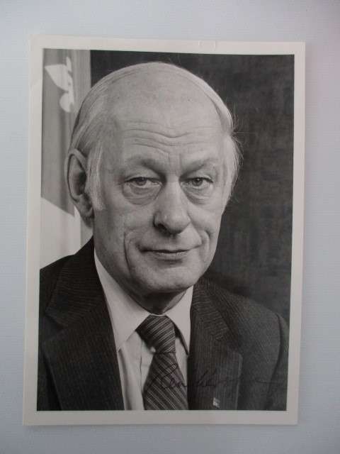 AUTOGRAPHED / SIGNED - PRIME MINISTER OF QUEBEC RENE LEVESQUE 1977