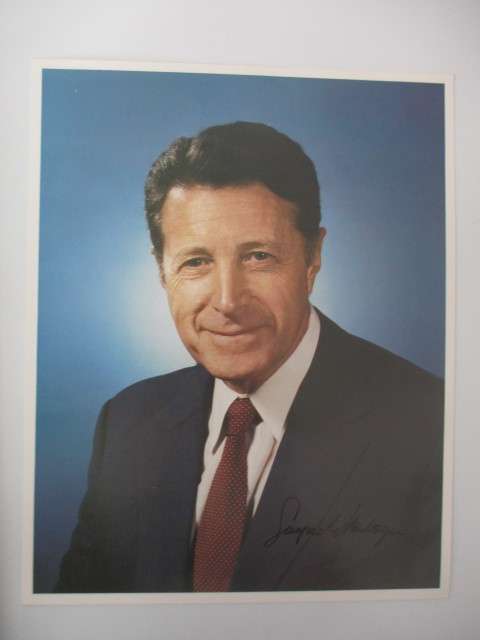 AUTOGRAPHED / SIGNED - CASPAR W. WEINBERGER  SECRETARY OF DEFENCE USA