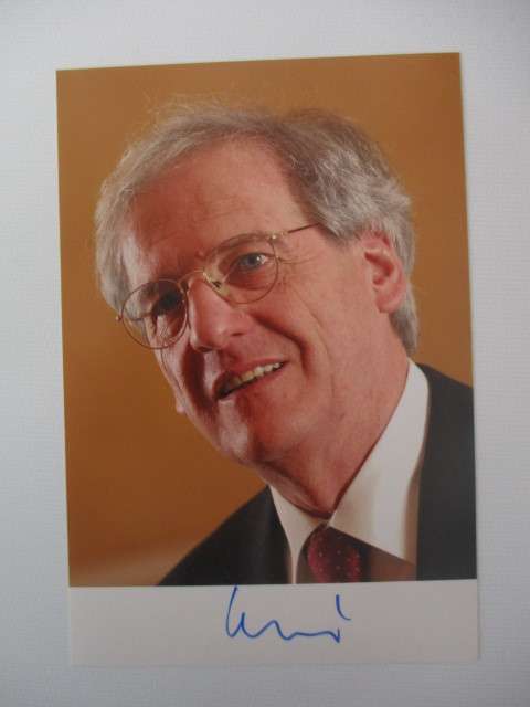 AUTOGRAPHED / SIGNED - PAL SCHMITT PAST PRESIDENT OF HUNGARY