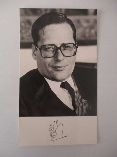 PRINTED AUTOGRAPH  - DUTCH MINISTER DR. W. J. DEETMAN AND LETTER