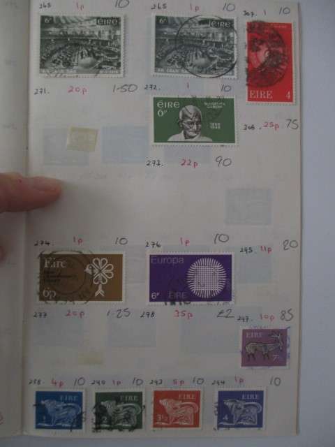 GREAT BRITAIN / INDIA / GRENADA /  IRELAND  3 BOOKLETSOF MINT AND USED STAMPS HINGED