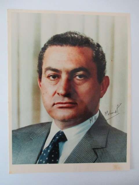 STAMPED AUTOGRAPH OF HOSNI MUBARAK EXPRESIDENT OF EGYPT A4 SIZE