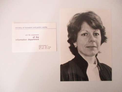 AUTOGRAPHED / SIGNED - NEELIE KROES DUTCH POLITICIAN