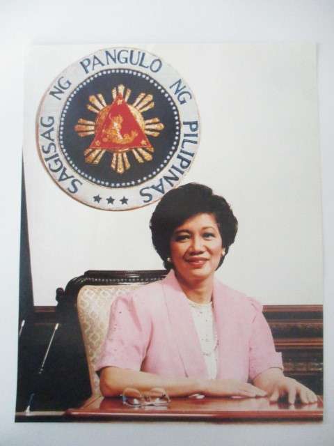 PRINTED AUTOGRAPH CORALON C. AQUINO PRESIDENT OF THE PHILIPPINES