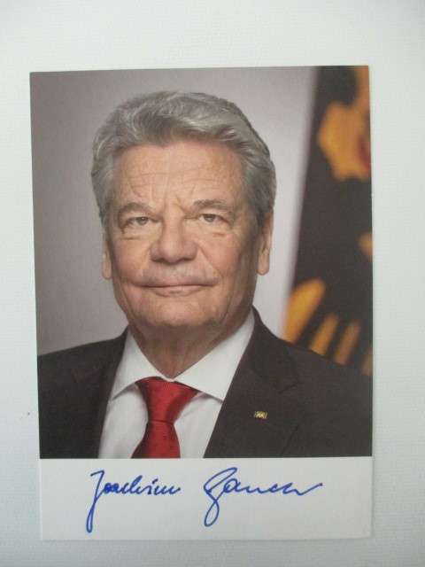 AUTOGRAPHED/ SIGNED - GERMAN FORMER PRESIDENT - JOACHIM GAUCK