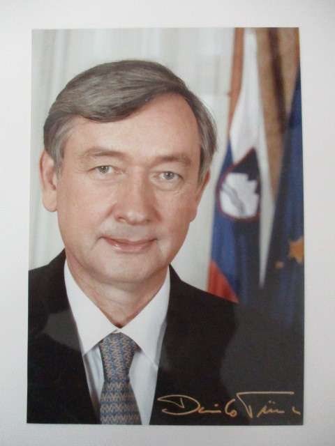 PRINTED  AUTOGRAPH  PRESIDENT  OF SLOVENIA  DR. DAMILO TURK AND LETTER