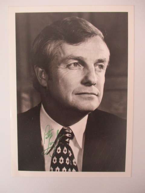 AUTOGRAPHED / SIGNED - PETER LOUGHEED - CANADIAN POLITICIAN