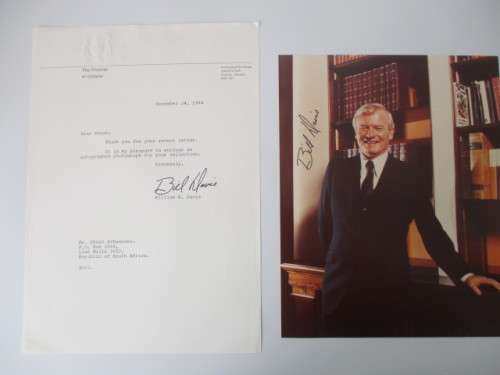 AUTOGRAPHED / SIGNED - WILLIAM G. DAVIS - PREMIER OF ONTARIO CANADA  1984