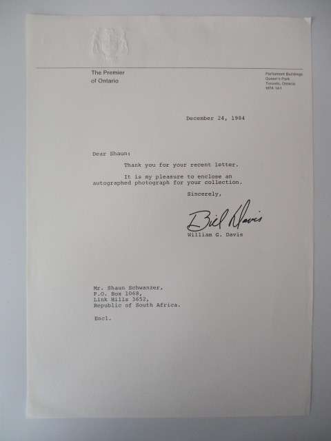AUTOGRAPHED / SIGNED - WILLIAM G. DAVIS - PREMIER OF ONTARIO CANADA  1984