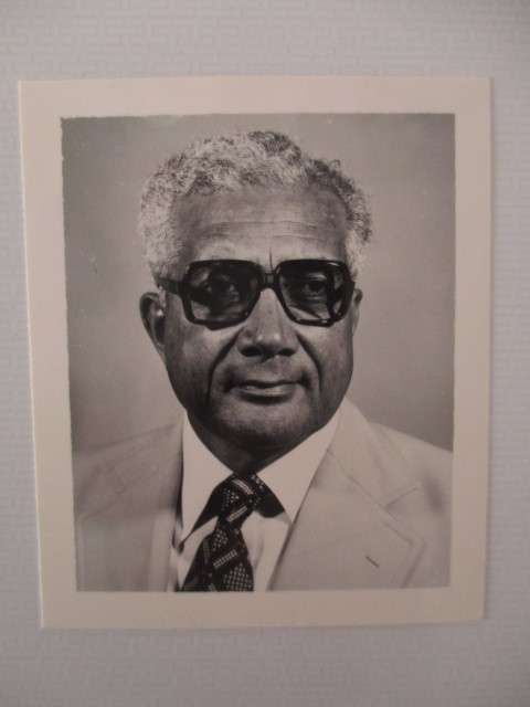 AUTOGRAPHED / SIGNED - PHOTOGRAPH PRIME MINISTER OF FIJI - RATU SIR KAMISESE MARA