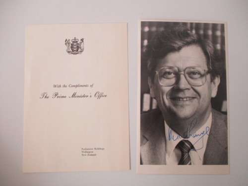 AUTOGRAPHED / SIGNED - FORMER PRIME MINISTER OF NEW ZEALAND DAVID LANGE 1984-1989