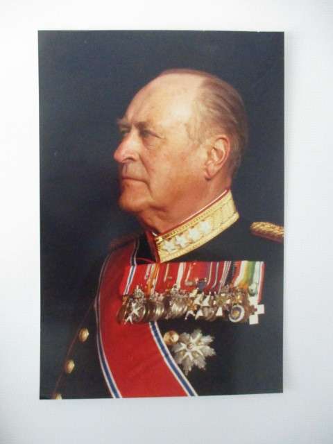 PHOTOGRAPH OF KING OFNORWAY  AND LETTER  1989