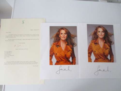 AUTOGRAPHED / SIGNED - SARAH FERGUSON DUCHESS OF YORK MONTED PHOTO