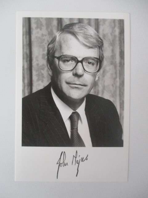 PRINTED AUTOGRAPH - FORMER PRIME MINISTER JOHN MAJOR