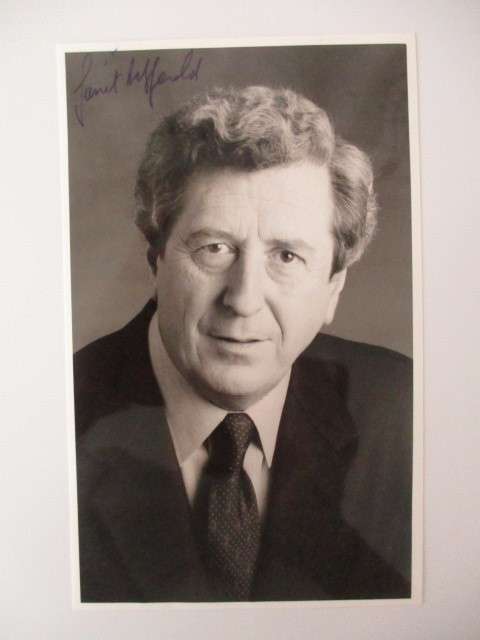 AUTOGRAPHED / SIGNED - DR. GARRET FITZGERALD THE TAOISEACH  AND LETTER