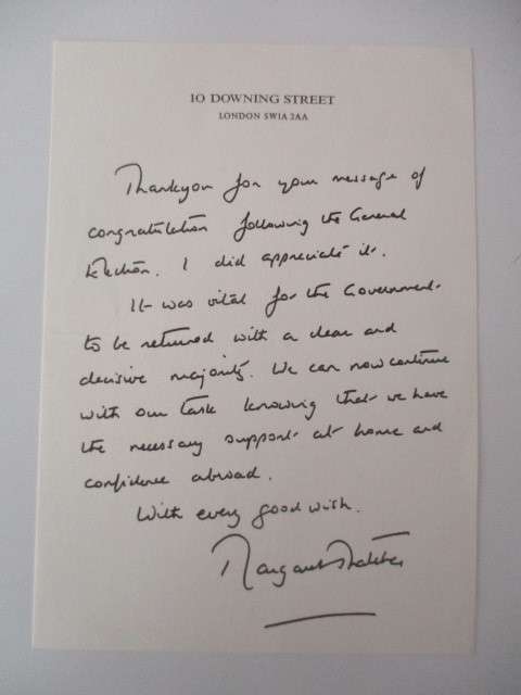 PRINTED AUTOGRAPH AND LETTER - MARGARET THATCHER FORMER UK PRIME MINISTER