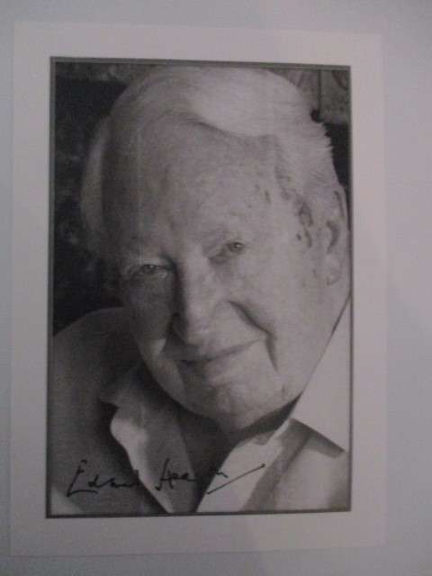 PRINTED AUTOGRAPH SIR EDWARD HEATH FORMER PRIME MINISTER OF ENGLAND