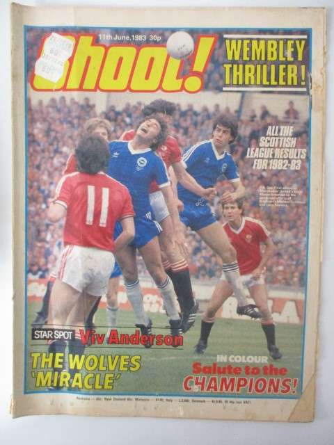 SHOOT MAGAZINE - 1983   -  SOCCER MAGAZINE
