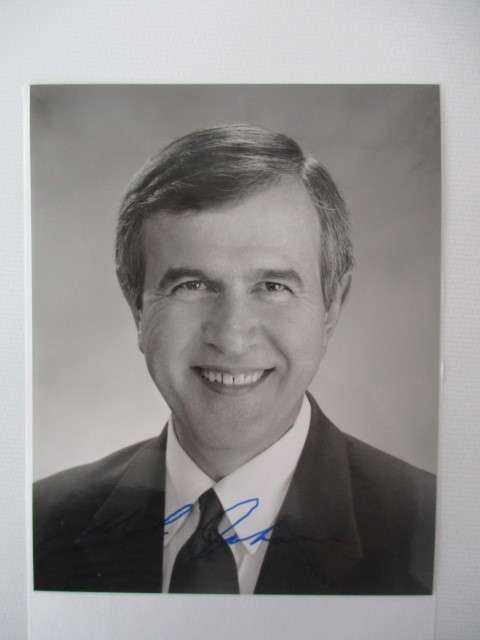 AUTOGRAPHED SIGNED - TED KULONGOSKI GOVERNOR OF OREGON