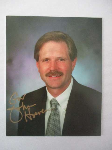 AUTOGRAPHED / SIGNED - JOHN HOEVEN   FORMER GOVERNOR OF  DAKOTA