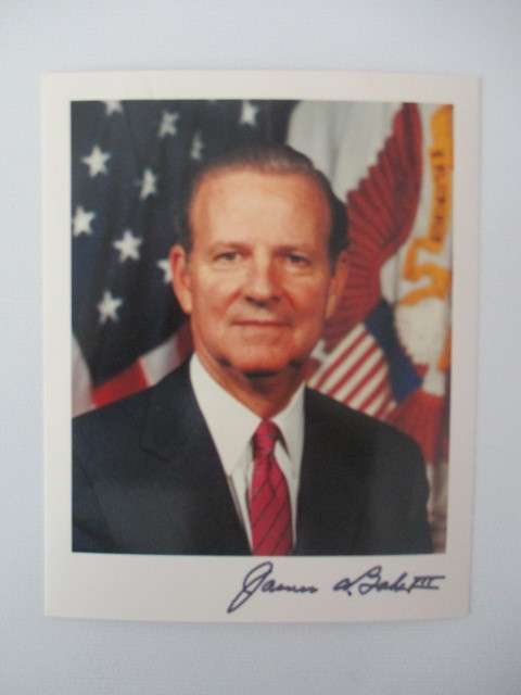 AUTOGRAPHED / SIGNED - JAMES BAKER FORMER SEC OF STATE USA