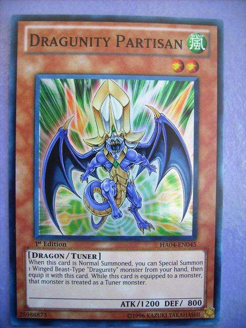 Yu-Gi-Oh Hologram card Dragunity Partisan