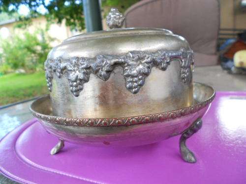 Beautiful ornate silver plated Butter Dish with legs Seranco